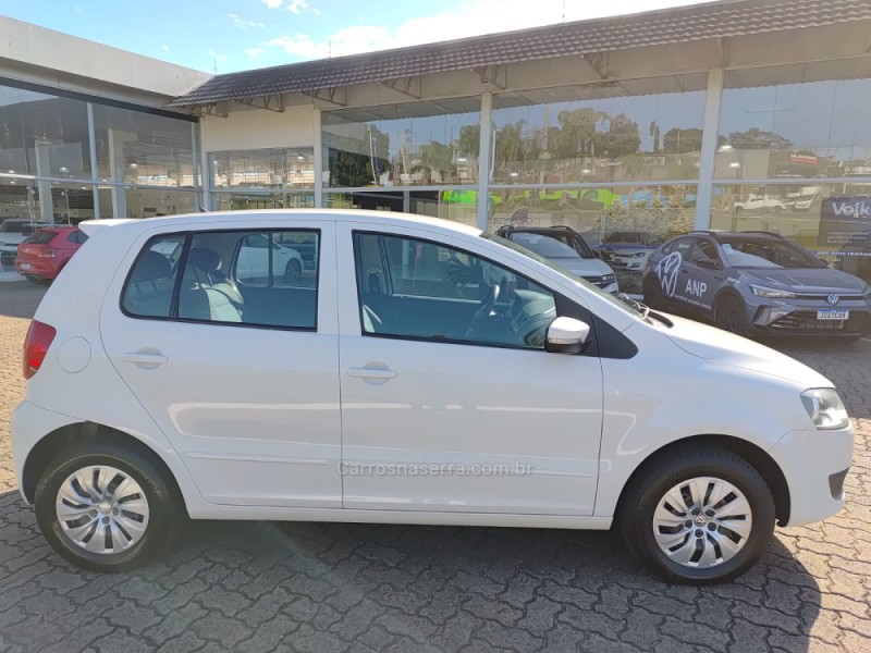 FOX 1.0 MI BLUEMOTION 8V FLEX 4P MANUAL - 2014 - NOVA PETRóPOLIS