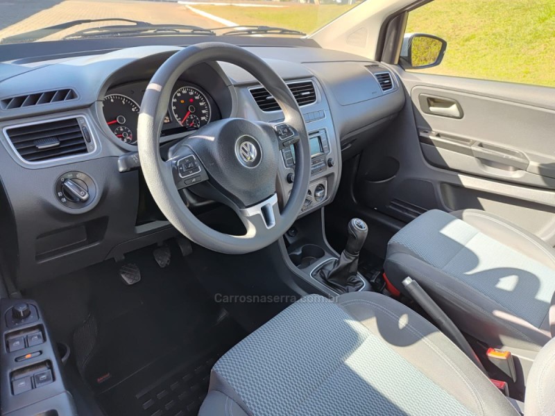 FOX 1.0 MI BLUEMOTION 8V FLEX 4P MANUAL - 2014 - NOVA PETRóPOLIS