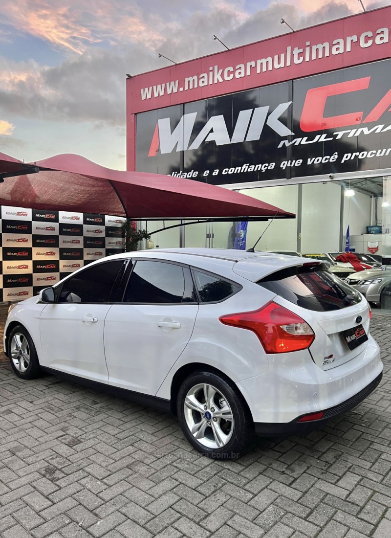 FOCUS 1.6 SE 16V FLEX 4P AUTOMÁTICO - 2014 - ESTâNCIA VELHA