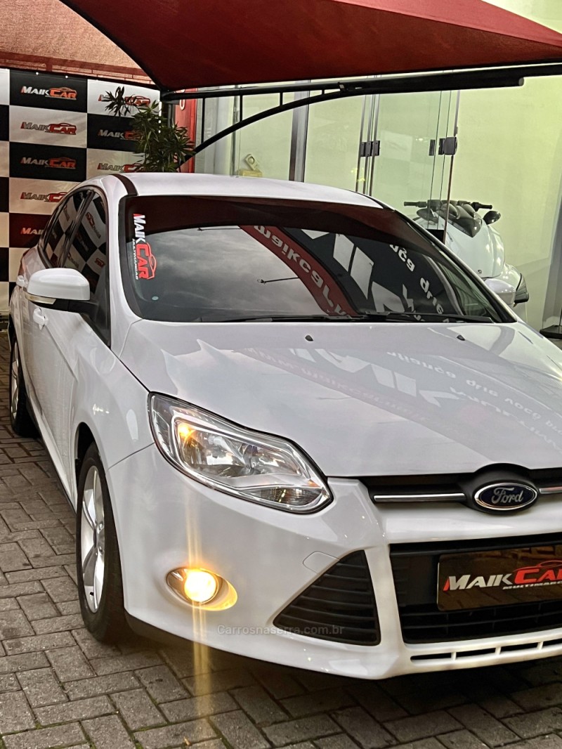 FOCUS 1.6 SE 16V FLEX 4P AUTOMÁTICO - 2014 - ESTâNCIA VELHA