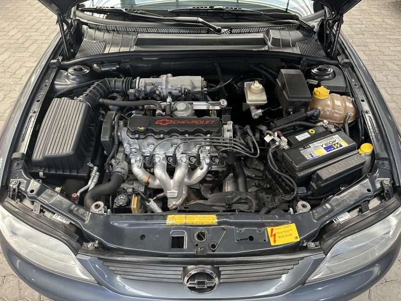 VECTRA 2.2 MPFI GLS 8V GASOLINA 4P MANUAL - 2000 - CAXIAS DO SUL