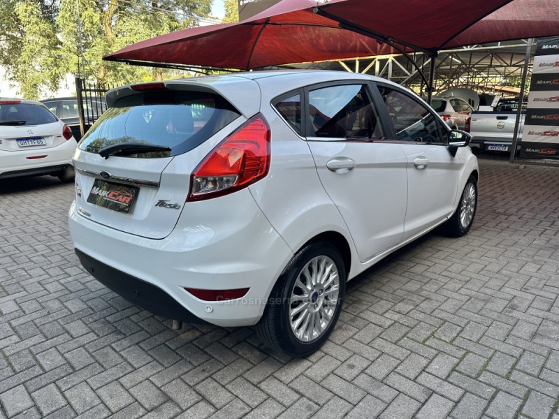 FIESTA 1.6 TITANIUM HATCH 16V FLEX 4P AUTOMÁTICO - 2015 - ESTâNCIA VELHA