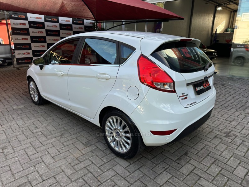 FIESTA 1.6 TITANIUM HATCH 16V FLEX 4P AUTOMÁTICO - 2015 - ESTâNCIA VELHA