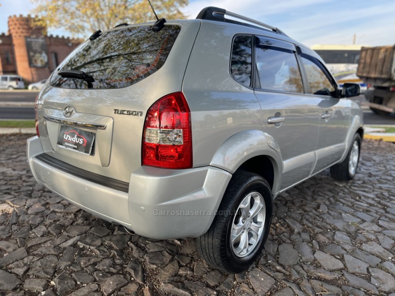 TUCSON 2.0 MPFI GLS 16V 143CV 2WD FLEX 4P AUTOMÁTICO - 2013 - DOIS IRMãOS