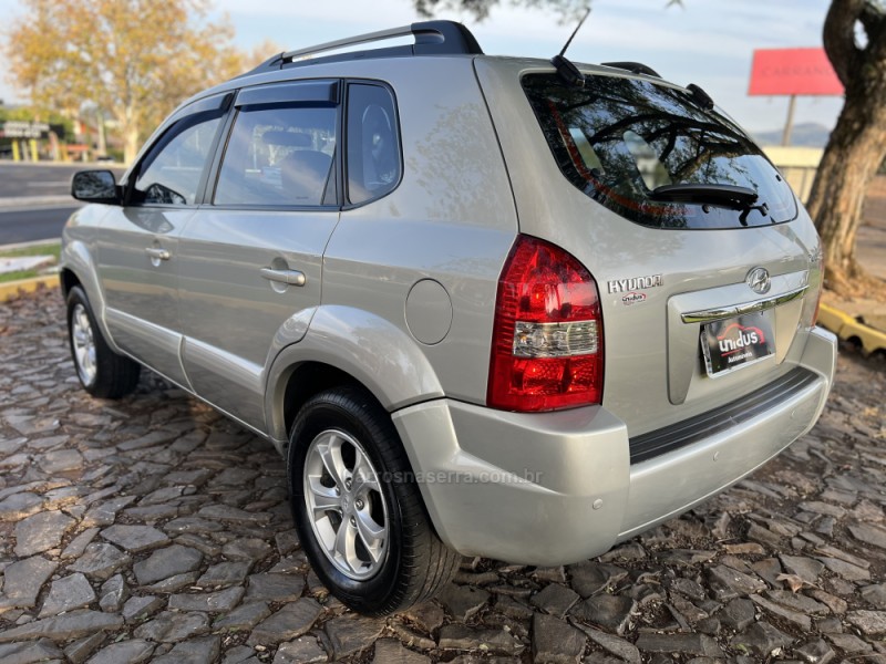 TUCSON 2.0 MPFI GLS 16V 143CV 2WD FLEX 4P AUTOMÁTICO - 2013 - DOIS IRMãOS
