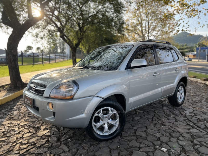 TUCSON 2.0 MPFI GLS 16V 143CV 2WD FLEX 4P AUTOMÁTICO - 2013 - DOIS IRMãOS