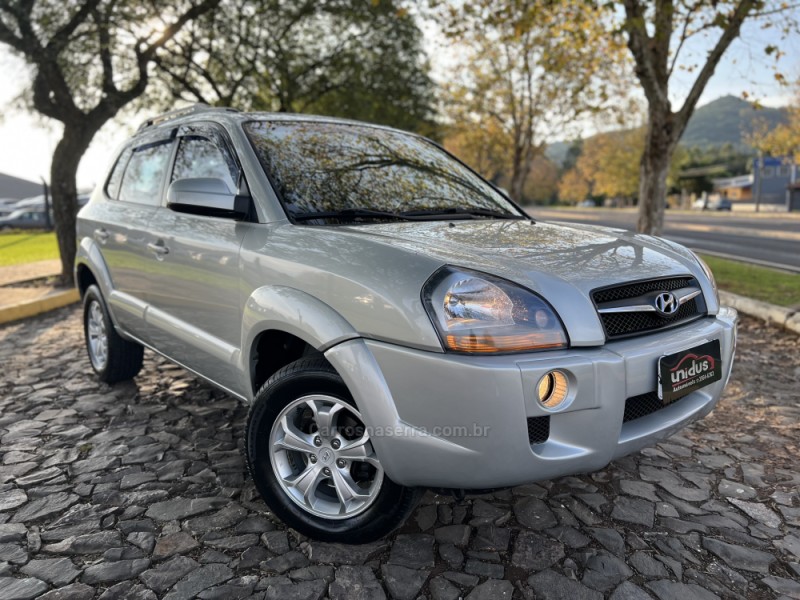TUCSON 2.0 MPFI GLS 16V 143CV 2WD FLEX 4P AUTOMÁTICO - 2013 - DOIS IRMãOS