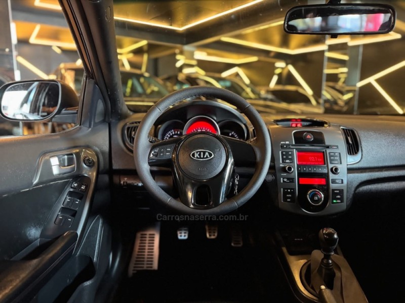 CERATO 1.6 SX2 16V GASOLINA 4P MANUAL - 2011 - NOVO HAMBURGO