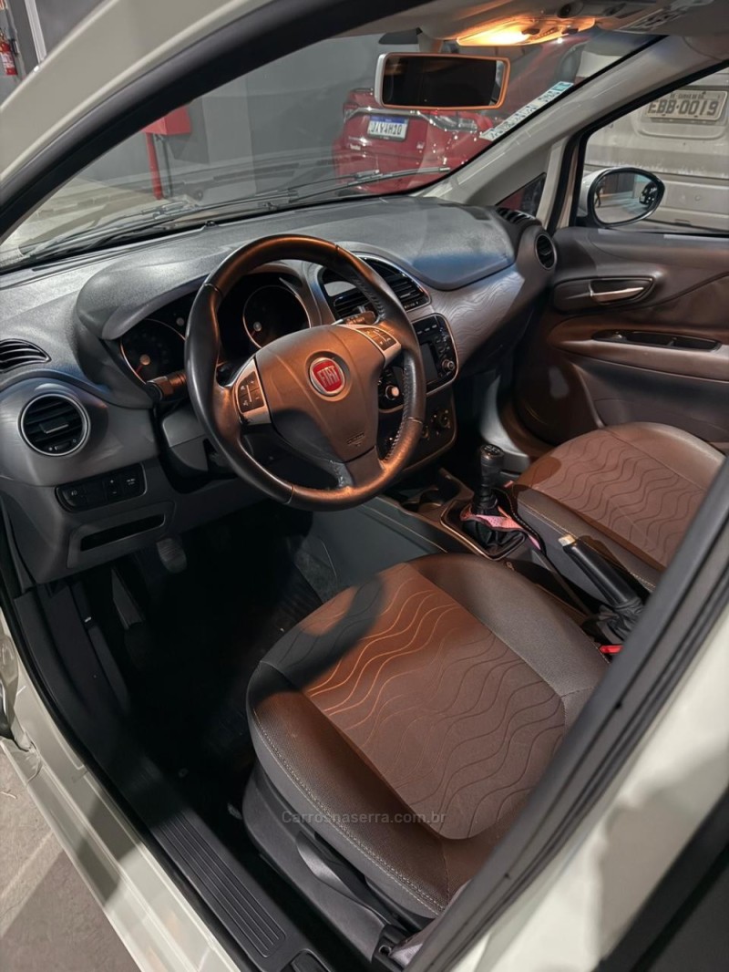 PUNTO 1.6 ESSENCE 16V FLEX 4P MANUAL - 2016 - CAXIAS DO SUL