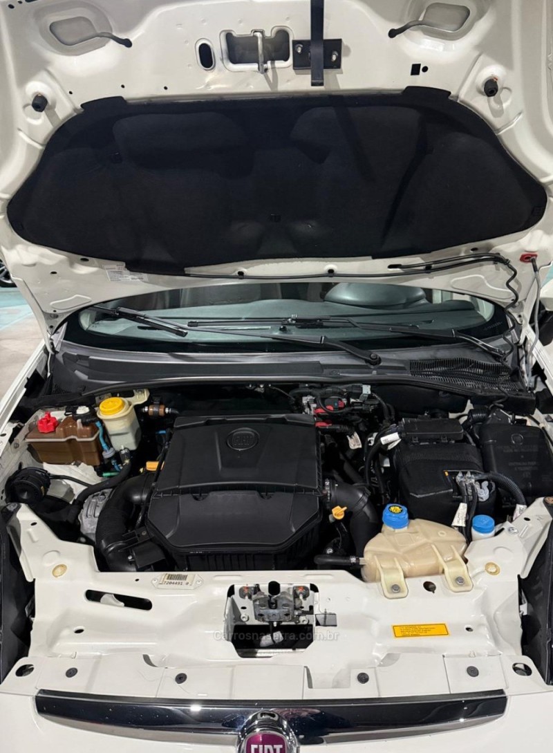 PUNTO 1.6 ESSENCE 16V FLEX 4P MANUAL - 2016 - CAXIAS DO SUL