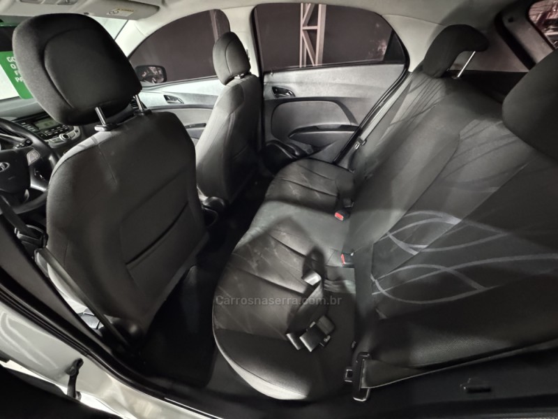 HB20 1.0 COMFORT PLUS 12V FLEX 4P MANUAL - 2014 - NOVO HAMBURGO