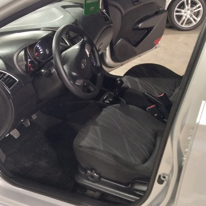 HB20 1.0 COMFORT PLUS 12V FLEX 4P MANUAL - 2014 - NOVO HAMBURGO