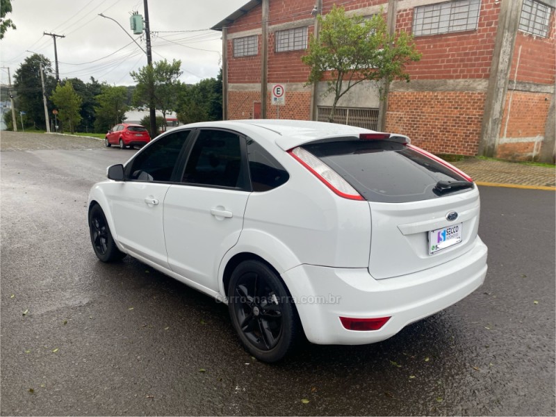 FOCUS 1.6 GLX SIGMA 16V FLEX 4P MANUAL - 2013 - FARROUPILHA