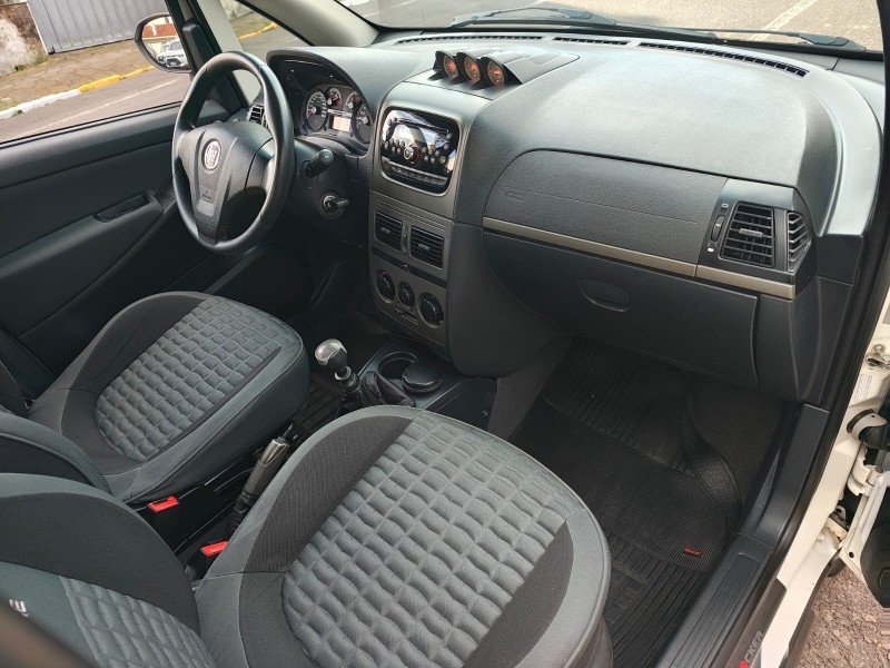 IDEA 1.8 MPI ADVENTURE 16V FLEX 4P MANUAL - 2013 - FARROUPILHA