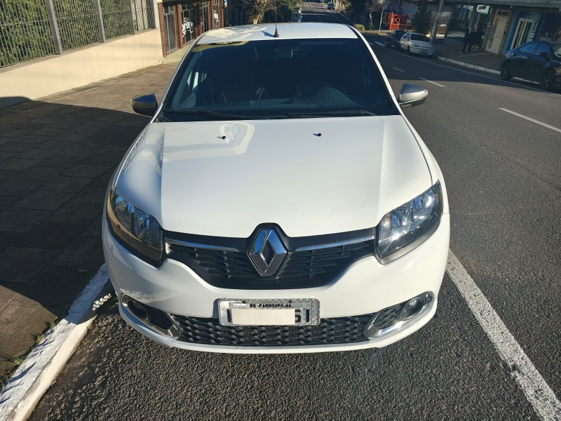 SANDERO 1.0 VIBE 12V FLEX 4P MANUAL - 2018 - FARROUPILHA