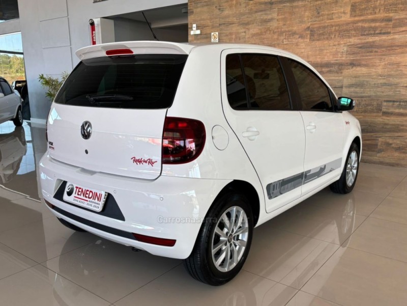 FOX 1.6 MI ROCK IN RIO 8V FLEX 4P MANUAL - 2014 - IGREJINHA