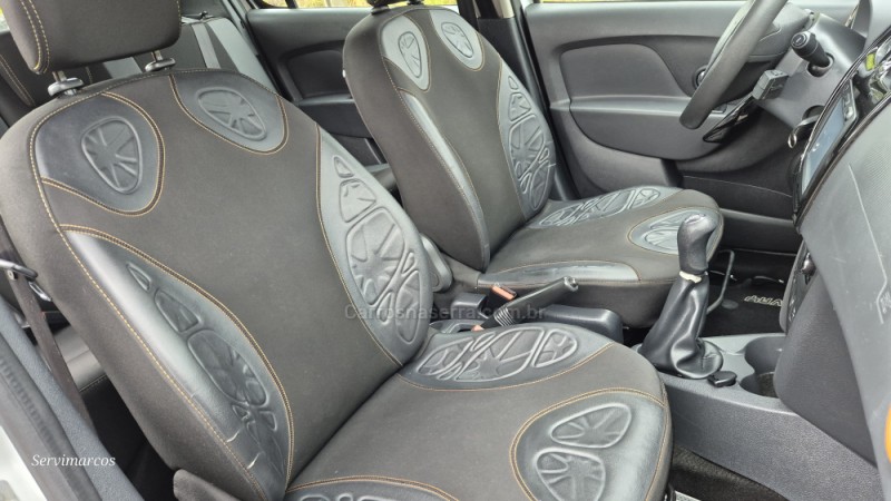 SANDERO 1.6 STEPWAY 8V FLEX 4P MANUAL - 2015 - SãO MARCOS