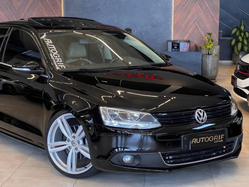 JETTA 2.0 TSI HIGHLINE 200CV GASOLINA 4P TIPTRONIC - 2011 - CAMPO BOM