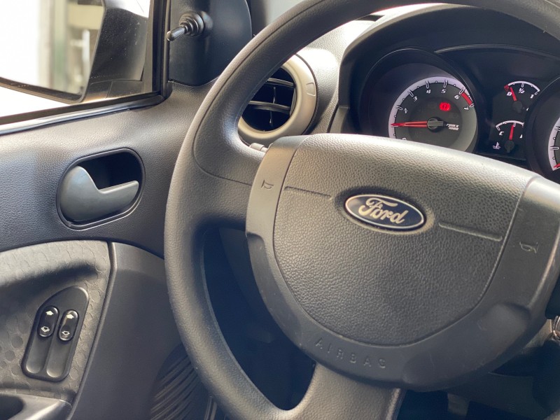 FIESTA 1.0 MPI CLASS 8V GASOLINA 4P MANUAL - 2014 - CAXIAS DO SUL