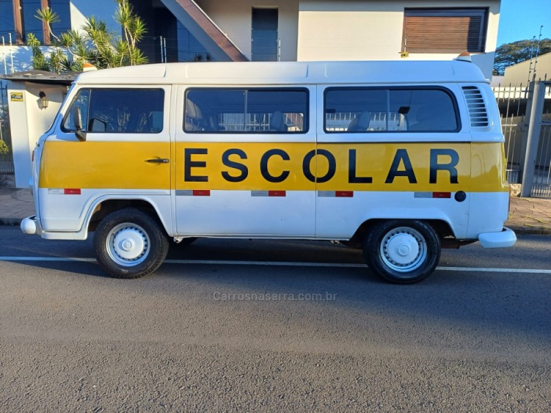 KOMBI 1.4 MI STD ESCOLAR 8V FLEX 3P MANUAL - 2012 - PASSO FUNDO