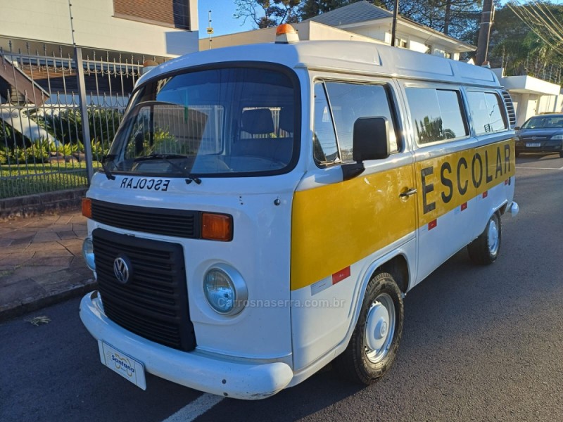 KOMBI 1.4 MI STD ESCOLAR 8V FLEX 3P MANUAL - 2012 - PASSO FUNDO
