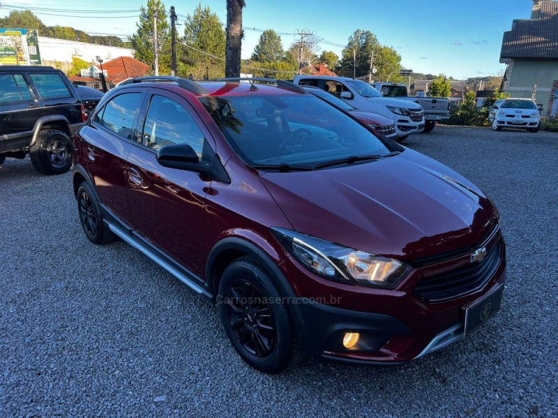 ONIX 1.4 MPFI ACTIV 8V FLEX 4P MANUAL - 2019 - CANELA