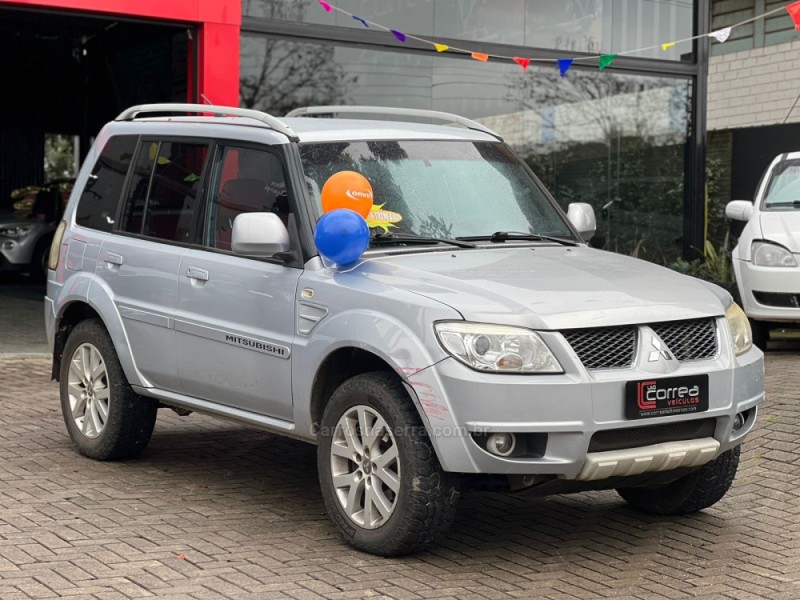 PAJERO TR4 2.0 4X4 16V 140CV FLEX 4P AUTOMÁTICO - 2010 - CANELA