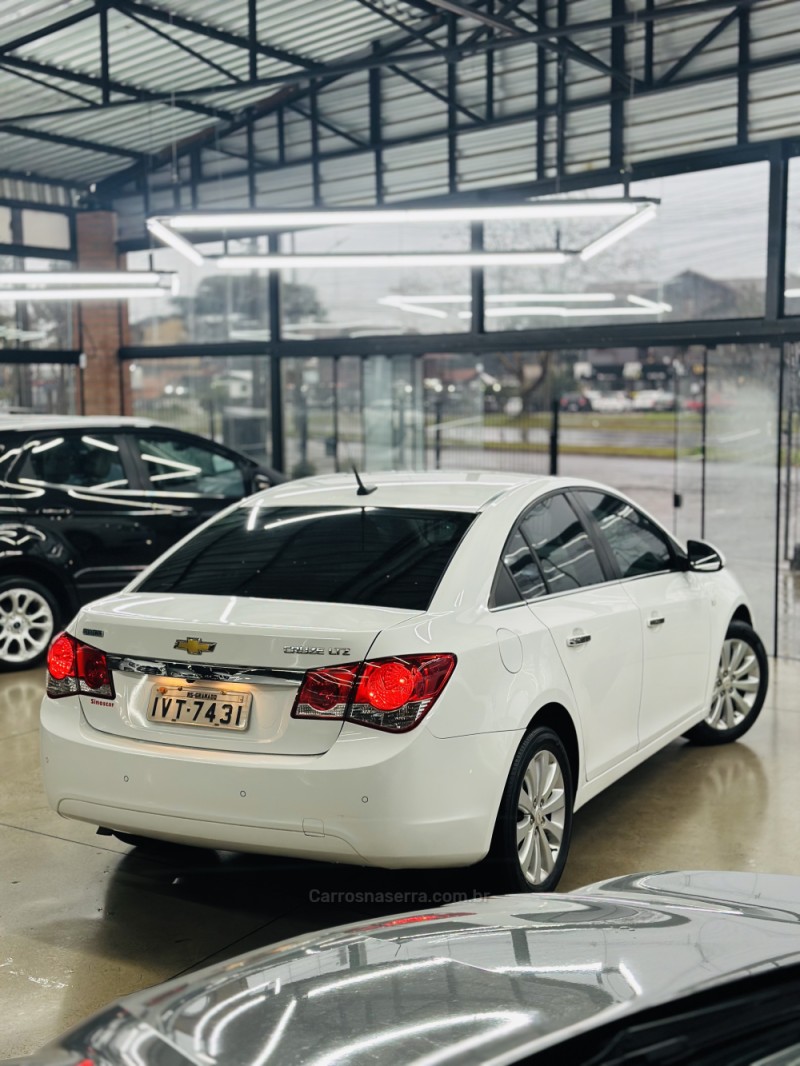 CRUZE 1.8 LTZ 16V FLEX 4P AUTOMÁTICO - 2014 - CANELA
