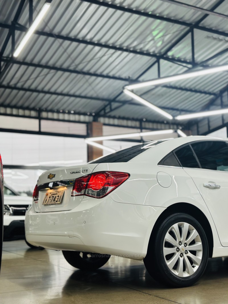 CRUZE 1.8 LTZ 16V FLEX 4P AUTOMÁTICO - 2014 - CANELA