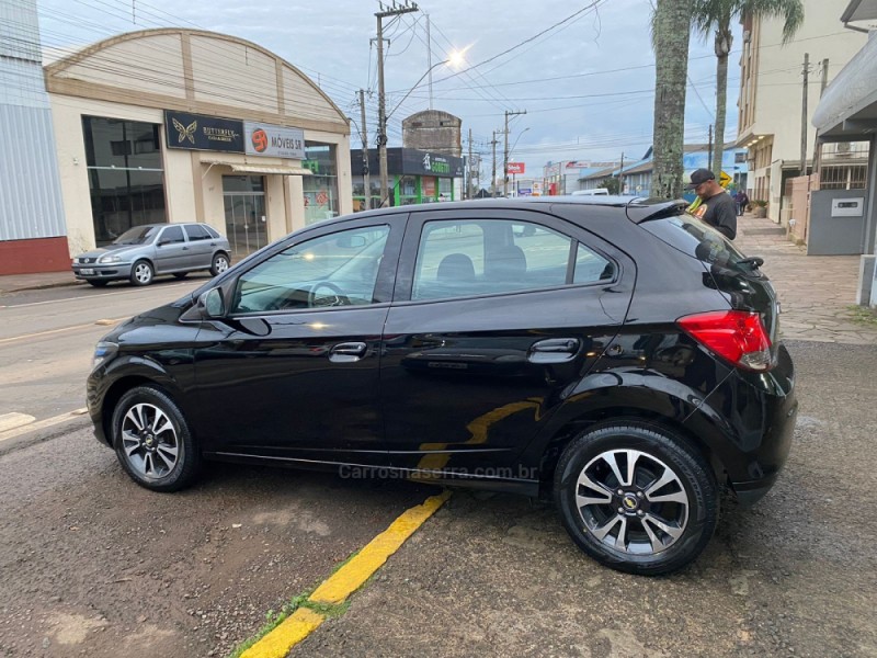 ONIX 1.4 MPFI LTZ 8V FLEX 4P MANUAL - 2015 - VACARIA