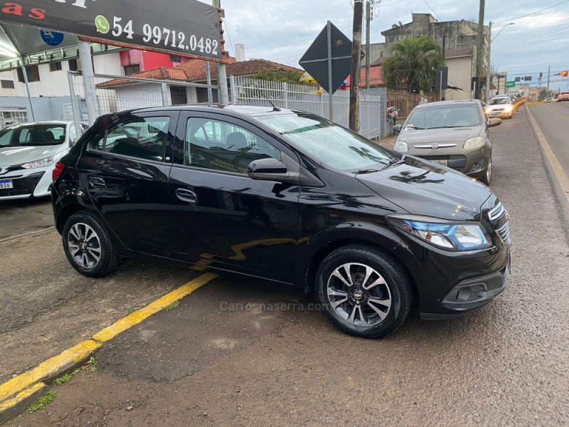 ONIX 1.4 MPFI LTZ 8V FLEX 4P MANUAL - 2015 - VACARIA