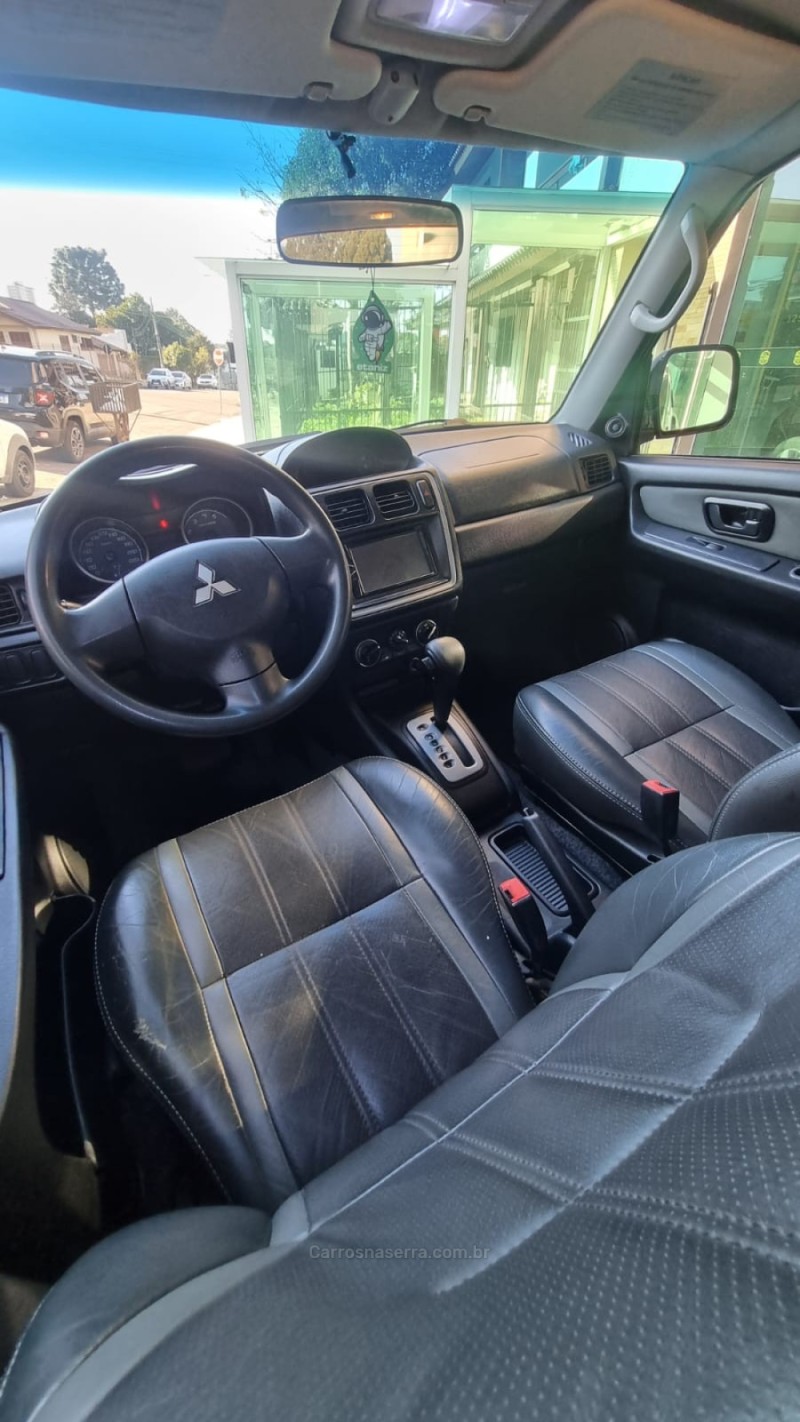 PAJERO TR4 2.0 4X2 16V 140CV FLEX 4P AUTOMÁTICO - 2013 - PASSO FUNDO
