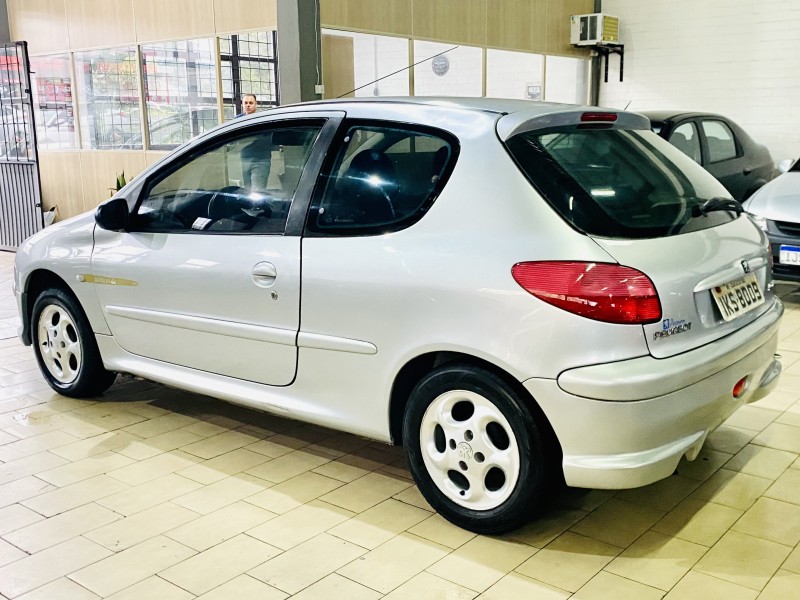 206 1.0 QUIKSILVER 16V GASOLINA 2P MANUAL - 2002 - CAXIAS DO SUL