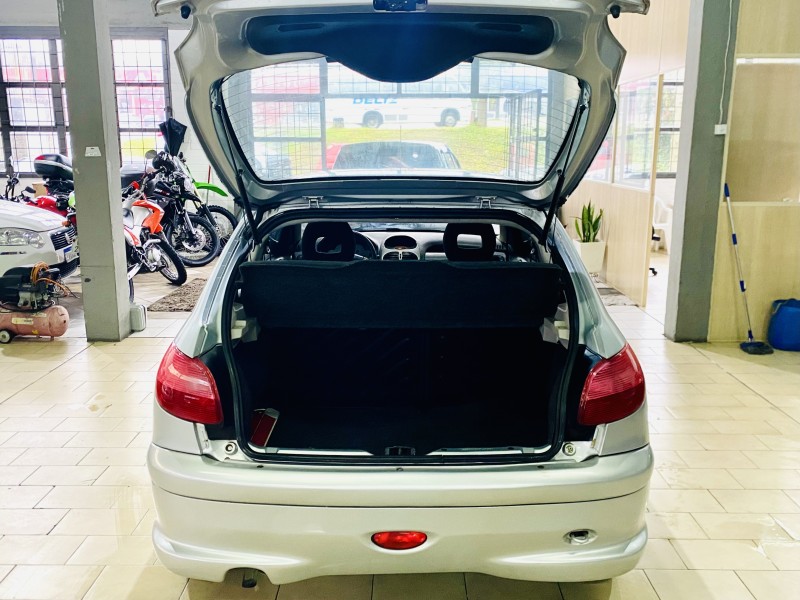 206 1.0 QUIKSILVER 16V GASOLINA 2P MANUAL - 2002 - CAXIAS DO SUL