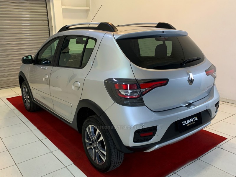 SANDERO 1.6 STEPWAY ICONIC X-TRONIC 16V FLEX 4P AUTOMÁTICO - 2022 - PORTO ALEGRE