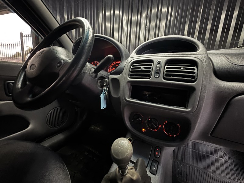 CLIO 1.0 RN 8V GASOLINA 4P MANUAL - 2002 - CAXIAS DO SUL