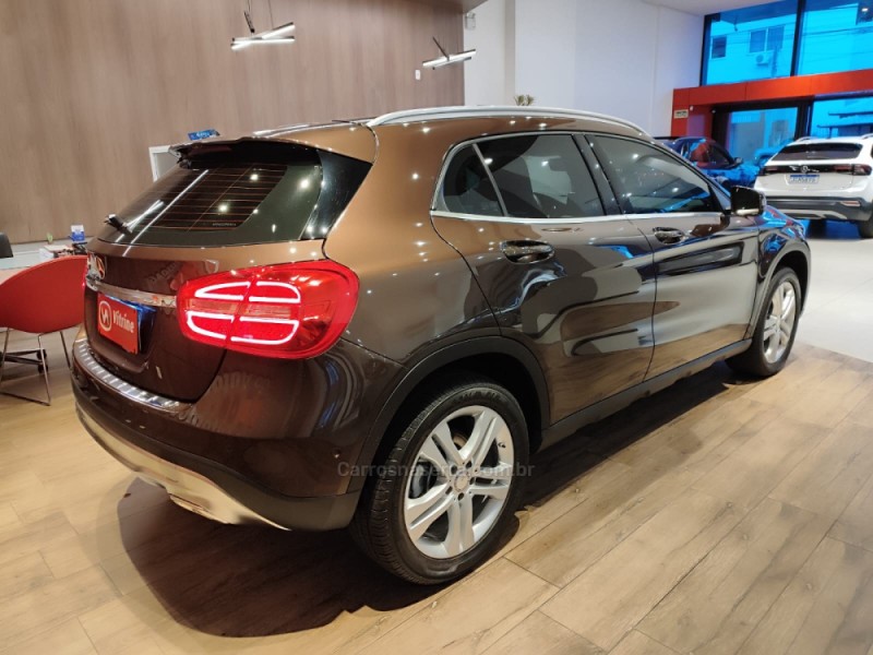 GLA 200 1.6 CGI STYLE 16V TURBO GASOLINA 4P AUTOMÁTICO - 2017 - ERECHIM