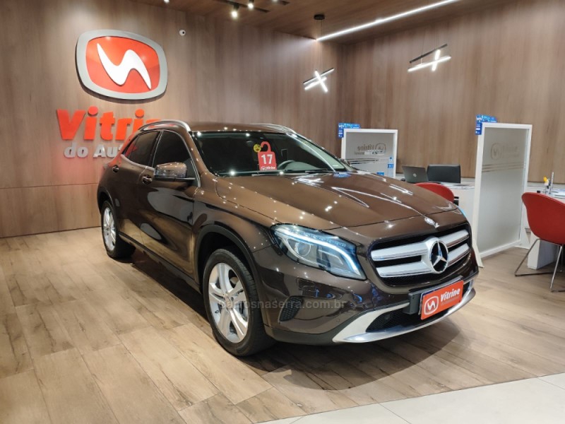 GLA 200 1.6 CGI STYLE 16V TURBO GASOLINA 4P AUTOMÁTICO - 2017 - ERECHIM