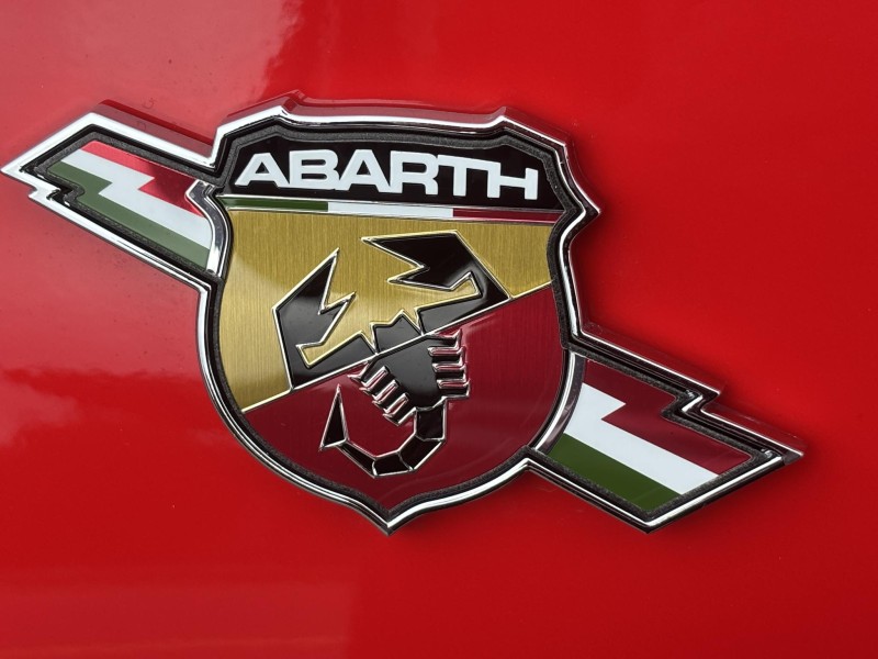 FASTBACK 1.3 ABARTH 270 TURBO FLEX 4P AUTOMÁTICO - 2025 - FARROUPILHA