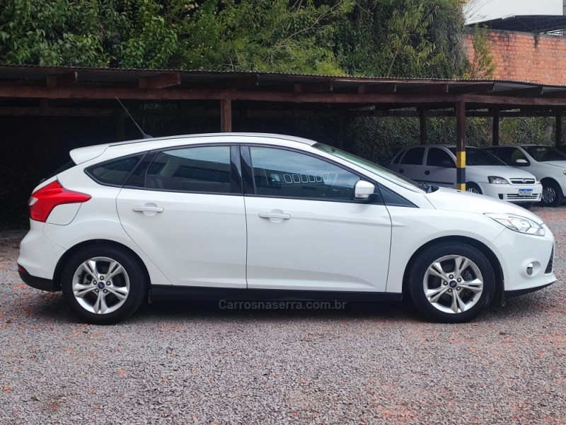 FOCUS 1.6 SE 16V FLEX 4P AUTOMÁTICO - 2014 - FARROUPILHA