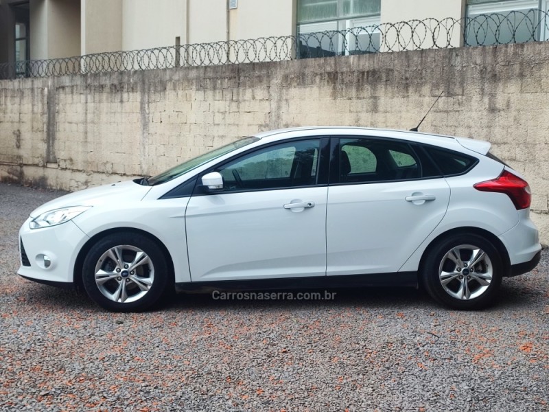 FOCUS 1.6 SE 16V FLEX 4P AUTOMÁTICO - 2014 - FARROUPILHA