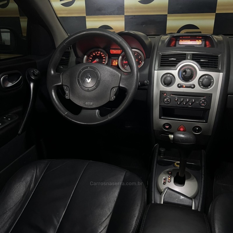 MÉGANE 2.0 DYNAMIQUE COUPÉ CABRIOLET 16V GASOLINA 2P AUTOMÁTICO - 2008 - PORTãO