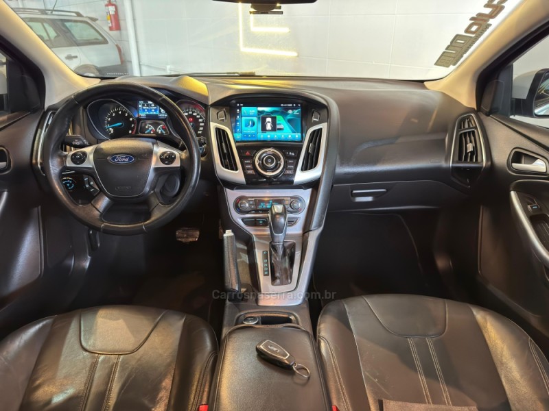 FOCUS 2.0 TITANIUM HATCH 16V FLEX 4P AUTOMÁTICO - 2015 - ESTâNCIA VELHA