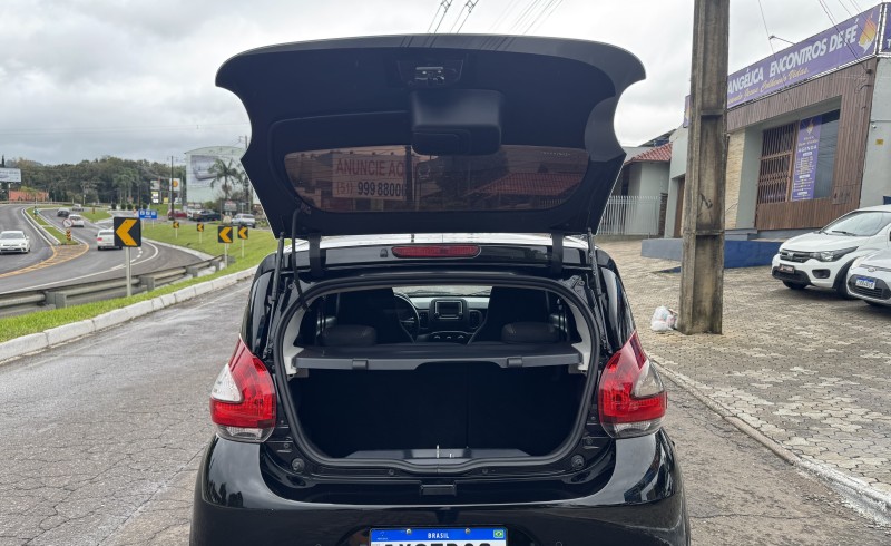 MOBI 1.0 8V EVO FLEX LIKE. ON MANUAL - 2017 - DOIS IRMãOS
