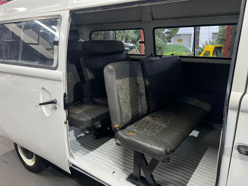 KOMBI 1.6 MI STD ESCOLAR 8V GASOLINA 3P MANUAL - 2004 - CAXIAS DO SUL