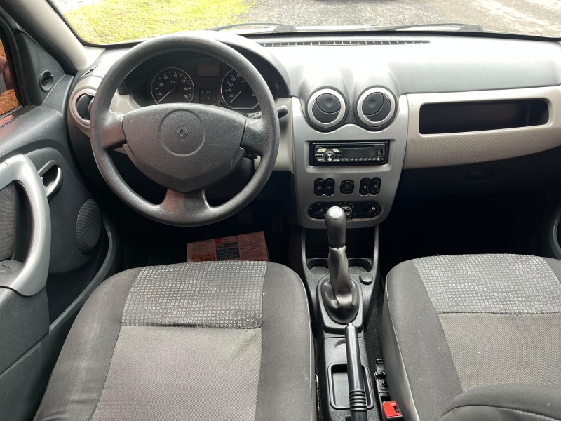 SANDERO 1.0 EXPRESSION 16V FLEX 4P MANUAL - 2011 - FARROUPILHA
