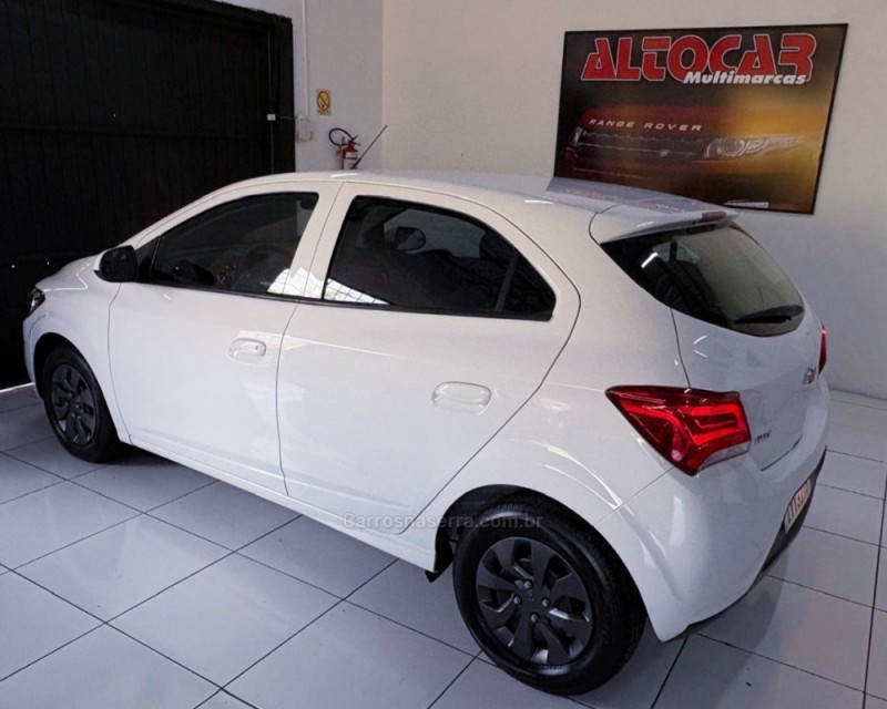 ONIX 1.0 MPFI LT 8V FLEX 4P MANUAL - 2019 - CAMPO BOM
