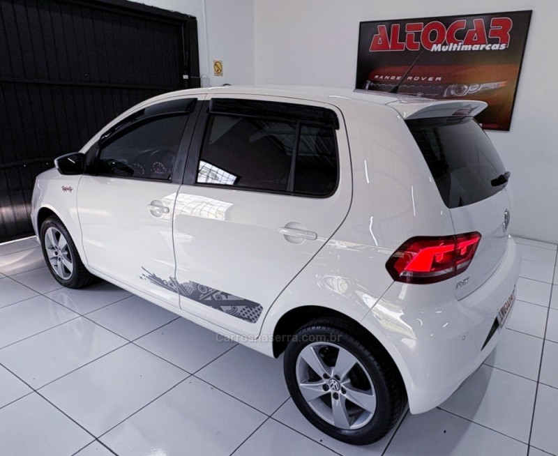 FOX 1.6 MI ROCK IN RIO 8V FLEX 4P MANUAL - 2016 - CAMPO BOM