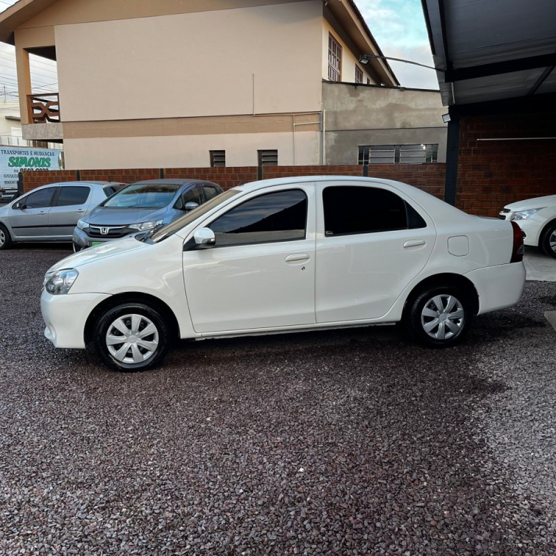 ETIOS 1.5 XLS SEDAN 16V FLEX 4P MANUAL - 2016 - LAJEADO