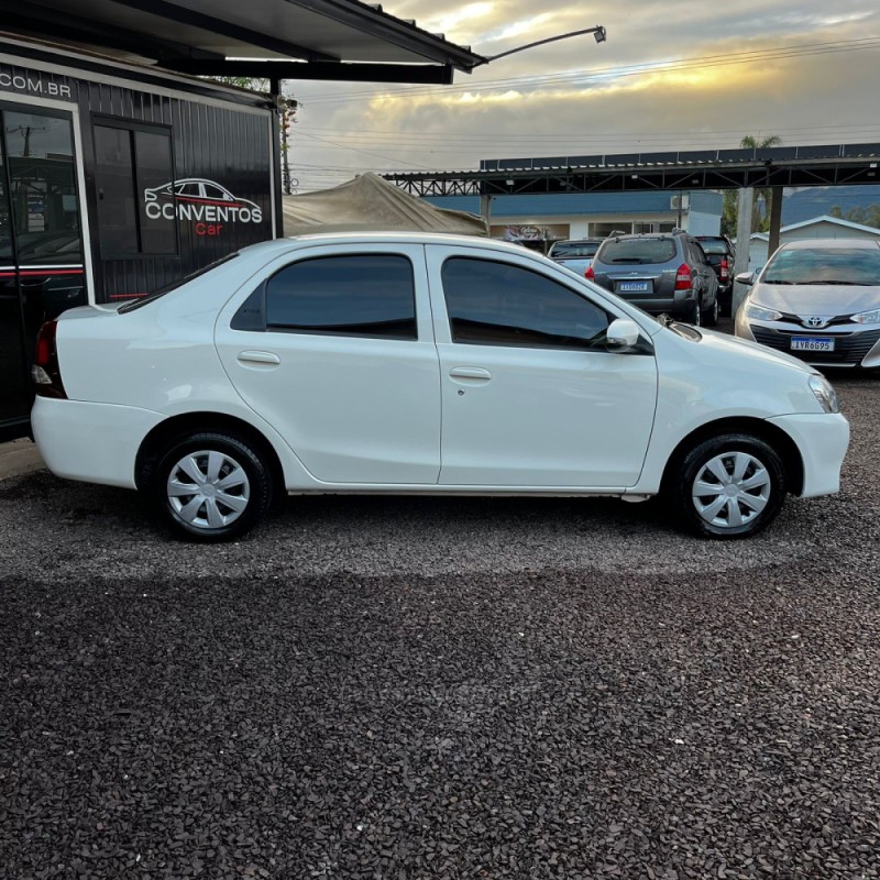 ETIOS 1.5 XLS SEDAN 16V FLEX 4P MANUAL - 2016 - LAJEADO